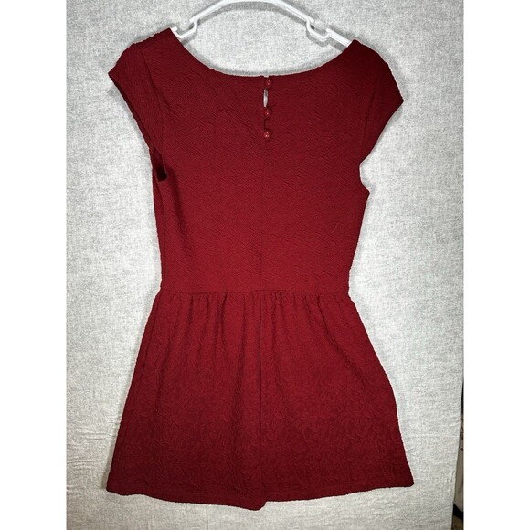 NWT Eyelash Couture Textured Maroon Red Dress Size Medium Juniors Fit and Flare - Picture 5 of 7